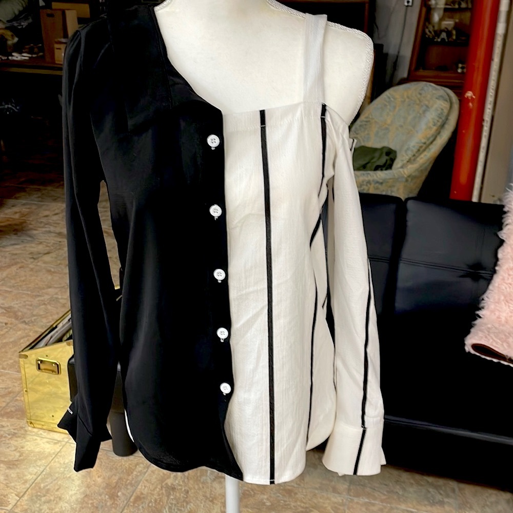 Unique one shoulder blouse, stunning on.